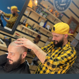 Albanian Barber Image